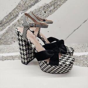 Betsey Johnson Melanni Houndstooth Platform Heels Bow Sandals 8.5